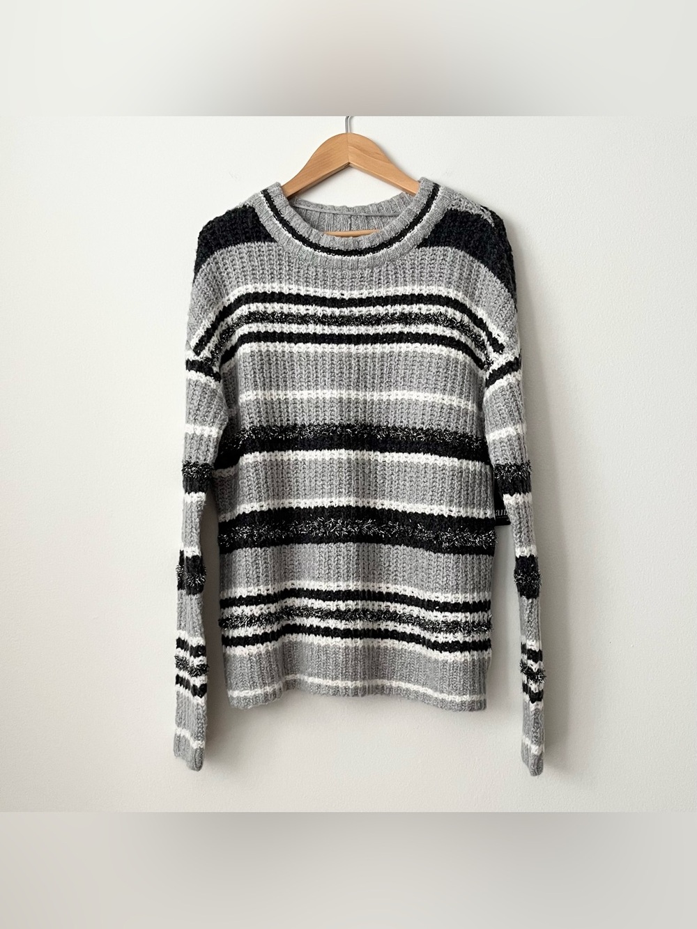 NWT A New Approach A.N.A Women's Chunky Knit Sweater Gray Metallic Striped XS